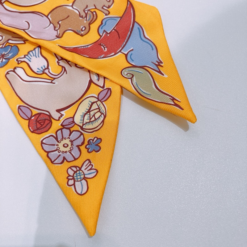 TW4647 HERMES 愛馬仕兔兔上月圖案小絲巾MILLE ET UN LAPINS TWILLY-3