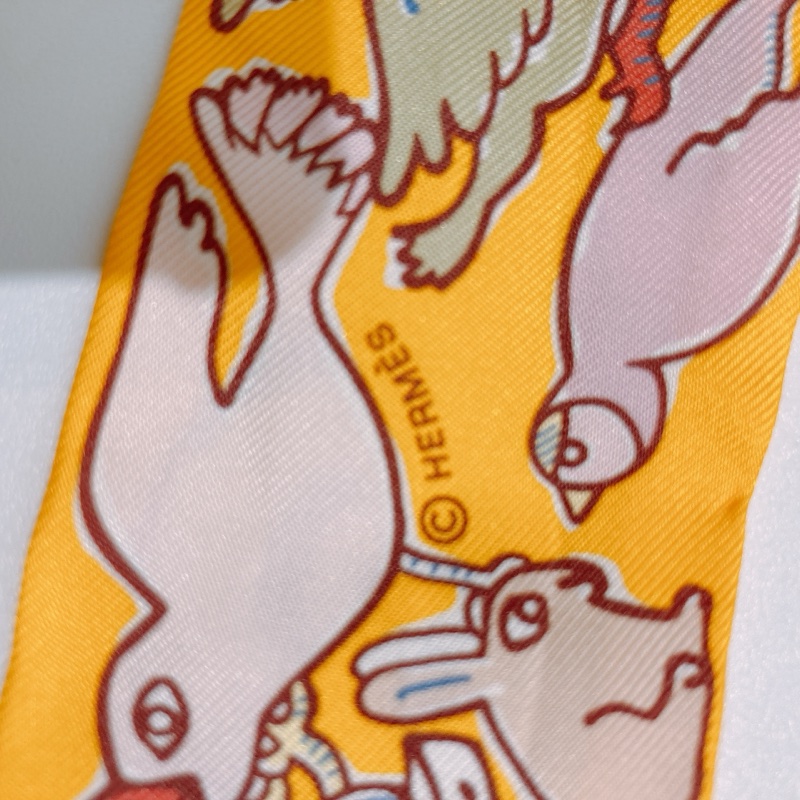 TW4648 HERMES 愛馬仕兔兔上月圖案小絲巾MILLE ET UN LAPINS TWILLY-5