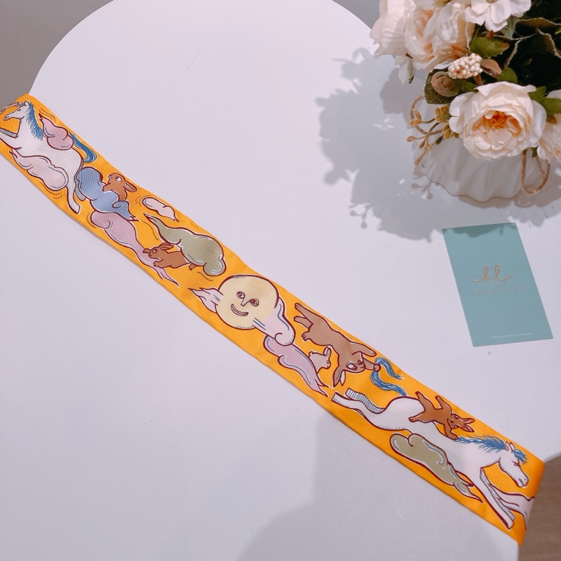 TW4648 HERMES 愛馬仕兔兔上月圖案小絲巾MILLE ET UN LAPINS TWILLY-6