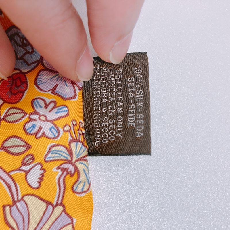 TW4648 HERMES 愛馬仕兔兔上月圖案小絲巾MILLE ET UN LAPINS TWILLY-8