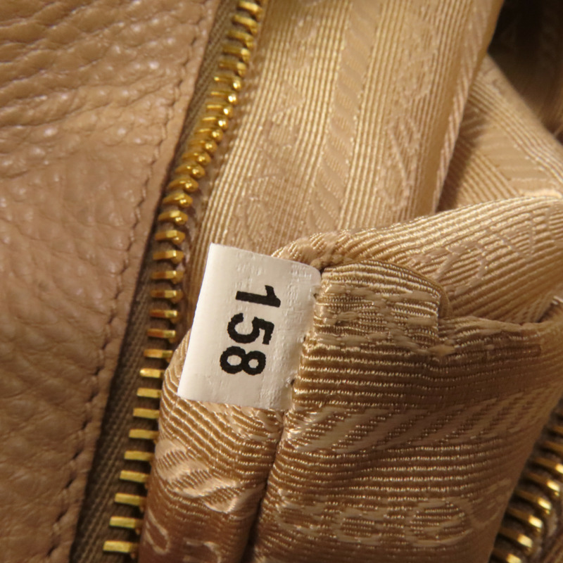 PRADA 牛皮皮革Shoulder Bag金扣肩背袋-9