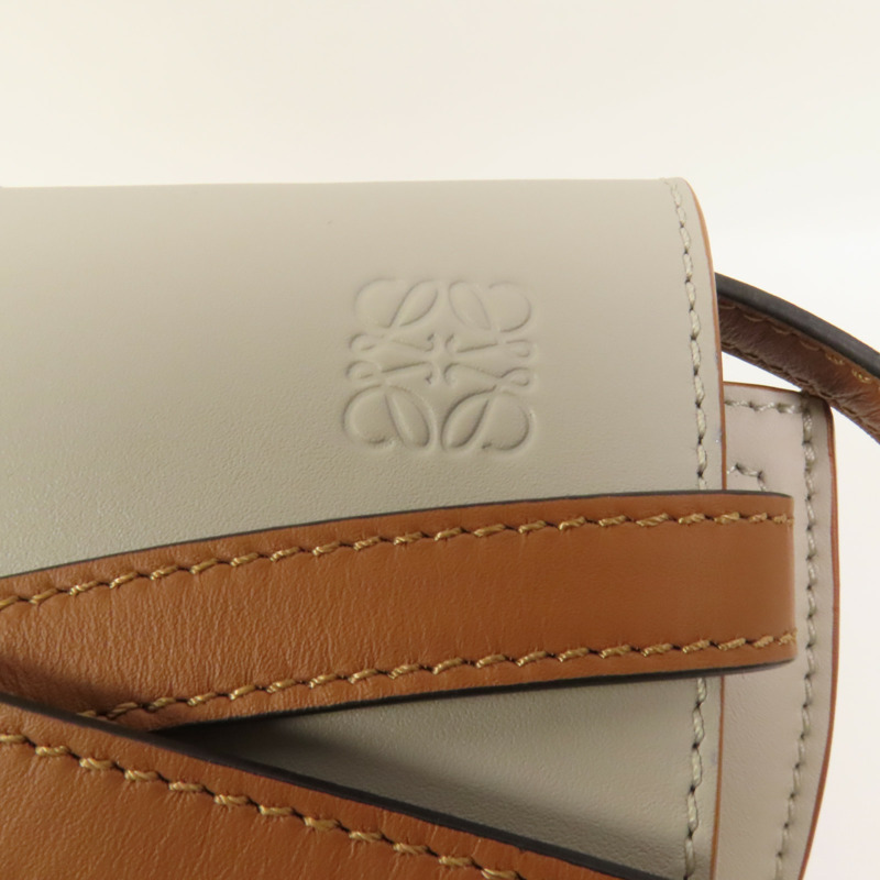 LOEWE 牛皮皮革Mini Gate金扣肩背袋-5