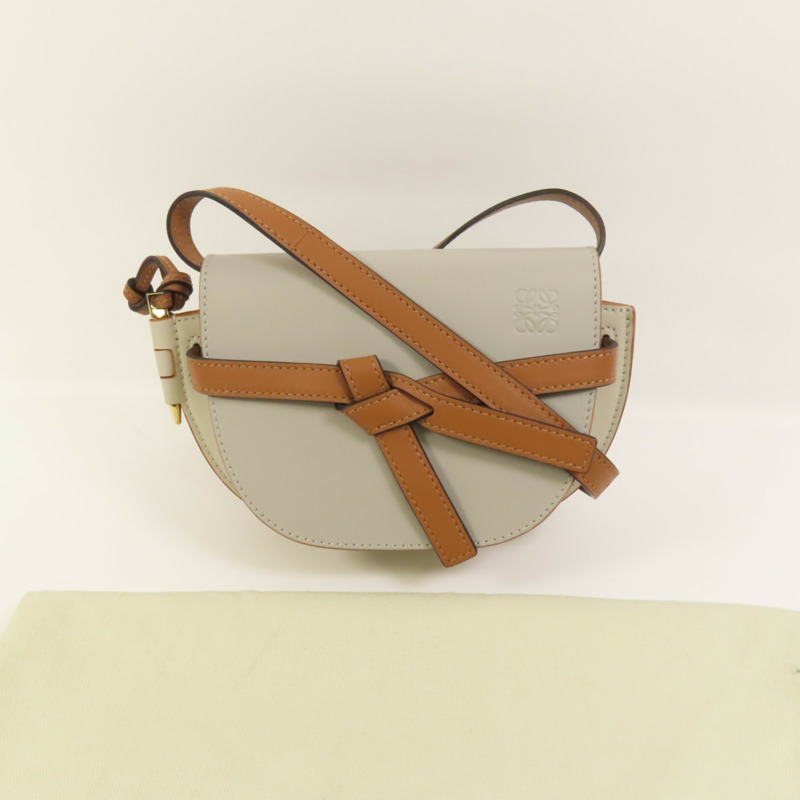 LOEWE 牛皮皮革Mini Gate金扣肩背袋-9