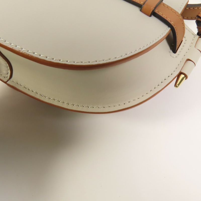 LOEWE 牛皮皮革Mini Gate金扣肩背袋-11