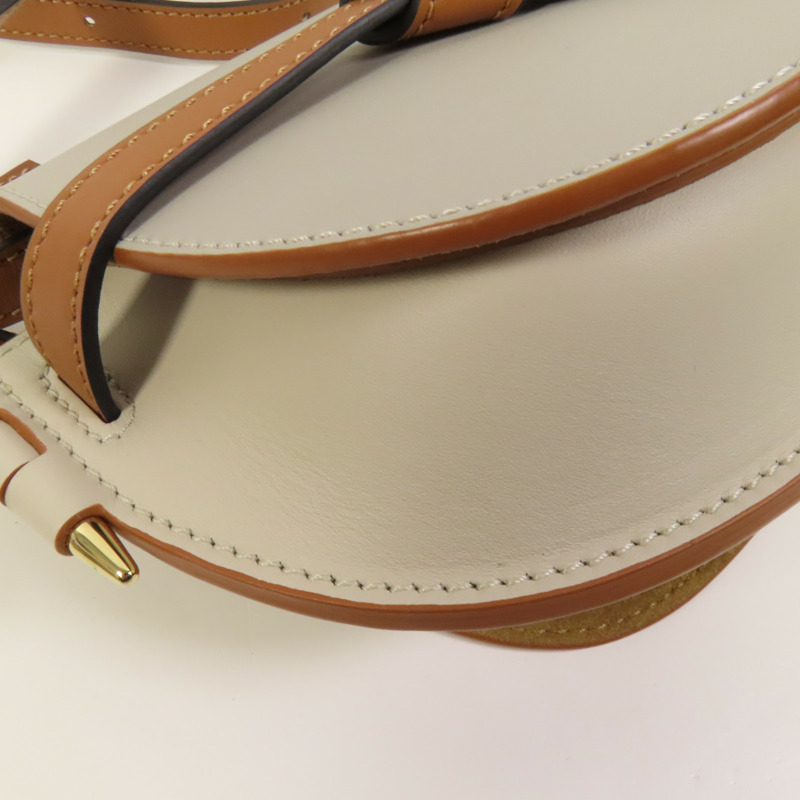 LOEWE 牛皮皮革Mini Gate金扣肩背袋-13