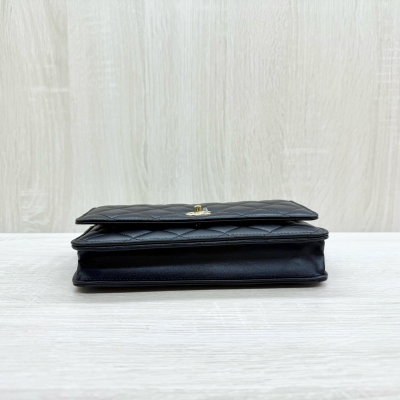 CHANEL黑金羊皮新版轉釦WOC鏈包AP4241-6