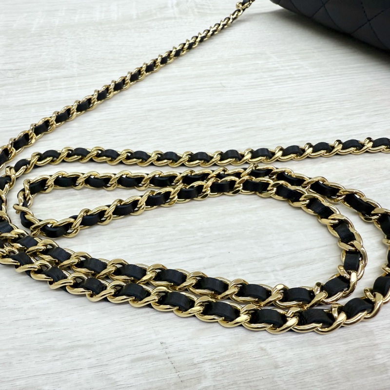 CHANEL黑金羊皮新版轉釦WOC鏈包AP4241-16