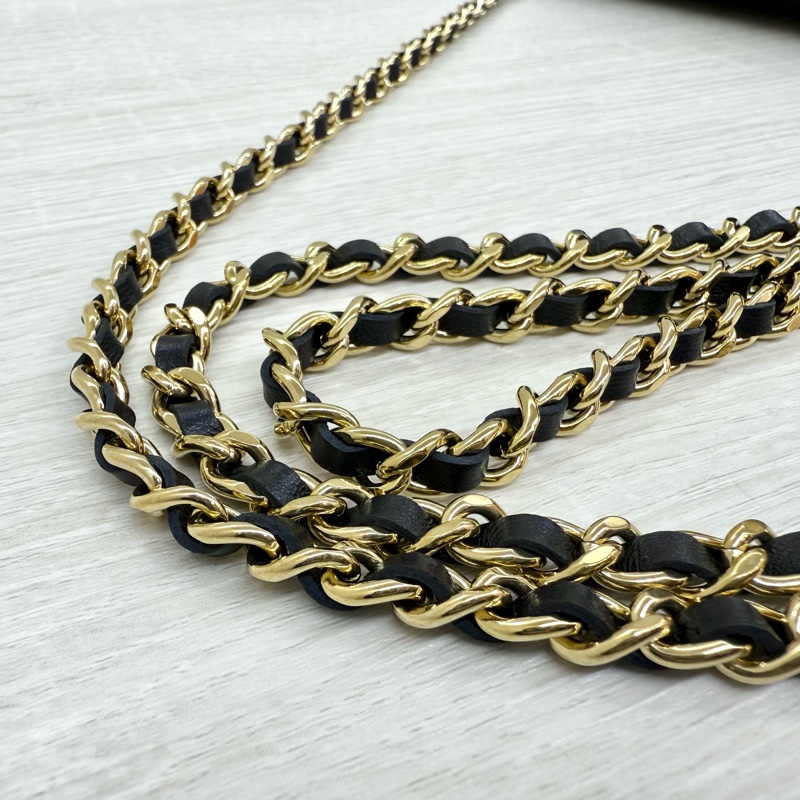 CHANEL黑金羊皮新版轉釦WOC鏈包AP4241-17