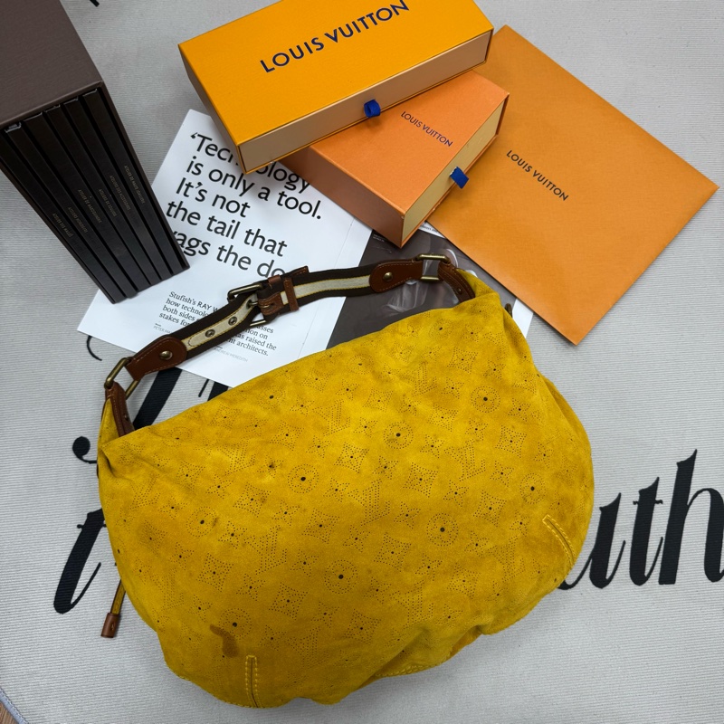 「特價出清」Louis Vuitton麂皮鏤空腋下包 vintage 中古 二手 肩背包 側背包 手提包-1