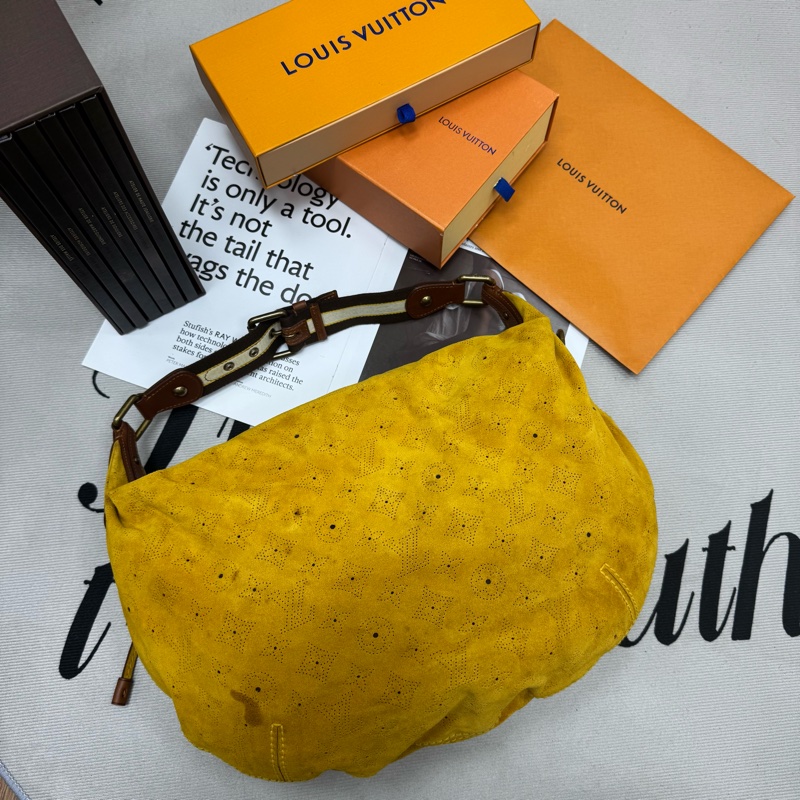 「特價出清」Louis Vuitton麂皮鏤空腋下包 vintage 中古 二手 肩背包 側背包 手提包-3