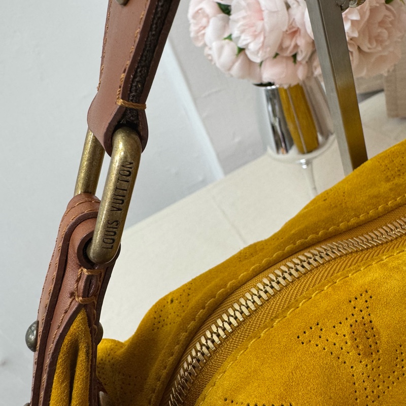 「特價出清」Louis Vuitton麂皮鏤空腋下包 vintage 中古 二手 肩背包 側背包 手提包-16