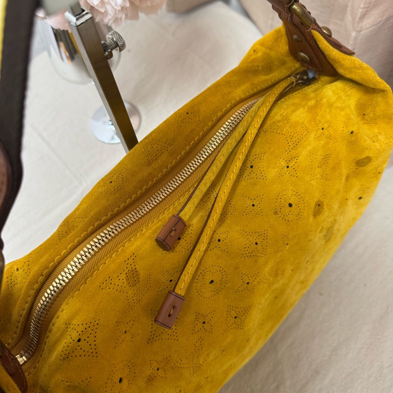 「特價出清」Louis Vuitton麂皮鏤空腋下包 vintage 中古 二手 肩背包 側背包 手提包-18