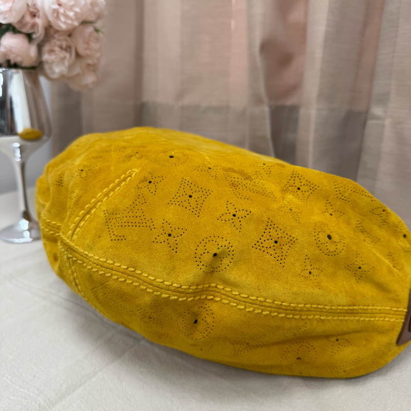 「特價出清」Louis Vuitton麂皮鏤空腋下包 vintage 中古 二手 肩背包 側背包 手提包-21