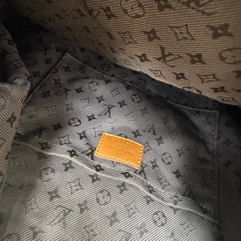 「特價出清」Louis Vuitton麂皮鏤空腋下包 vintage 中古 二手 肩背包 側背包 手提包-27