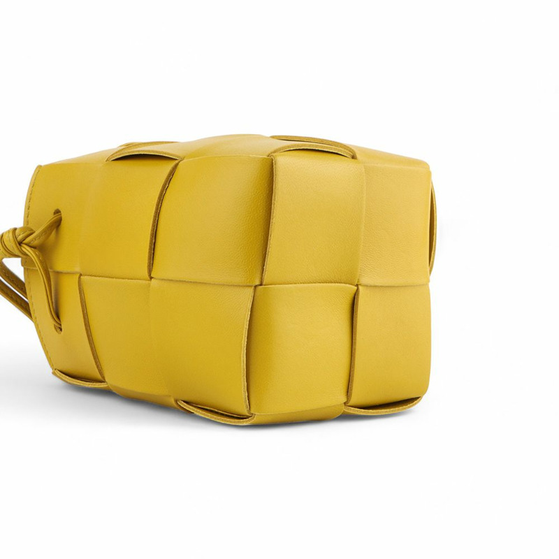 【包稅】BOTTEGA VENETA 迷你卡附桶形斜背包 680217-4