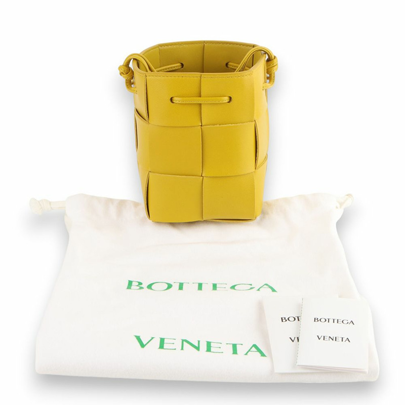 【包稅】BOTTEGA VENETA 迷你卡附桶形斜背包 680217-7