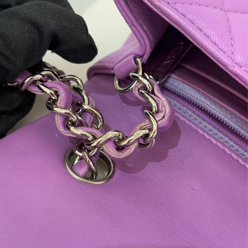 Chanel Coco 20cm紫羅蘭銀釦羊皮斜背包-12