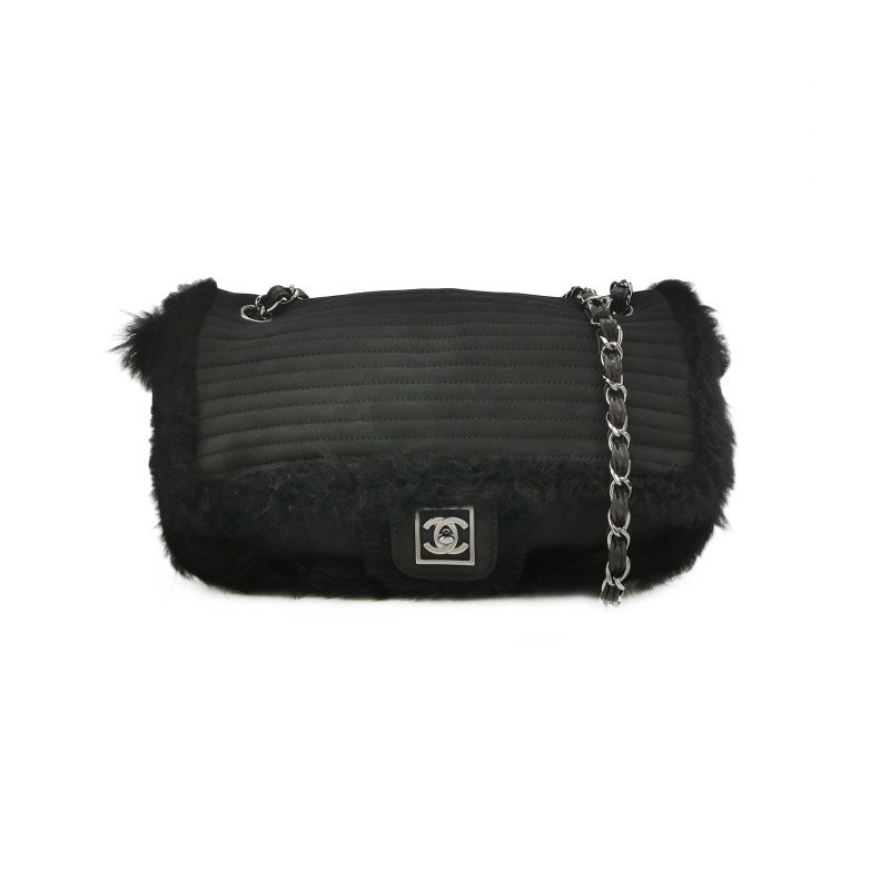 Chanel磨砂皮純色絎縫雙C扣單肩包-0