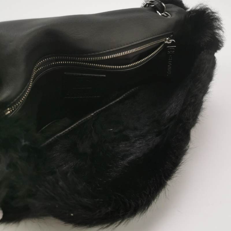 Chanel磨砂皮純色絎縫雙C扣單肩包-6