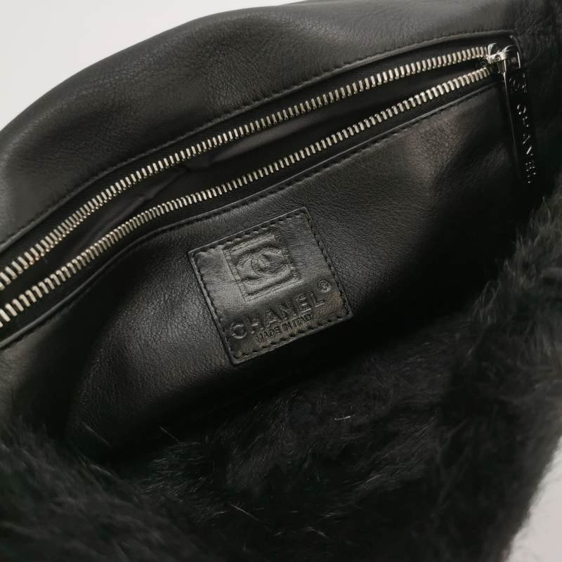 Chanel磨砂皮純色絎縫雙C扣單肩包-7