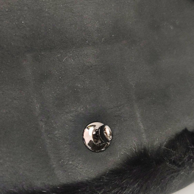 Chanel磨砂皮純色絎縫雙C扣單肩包-9