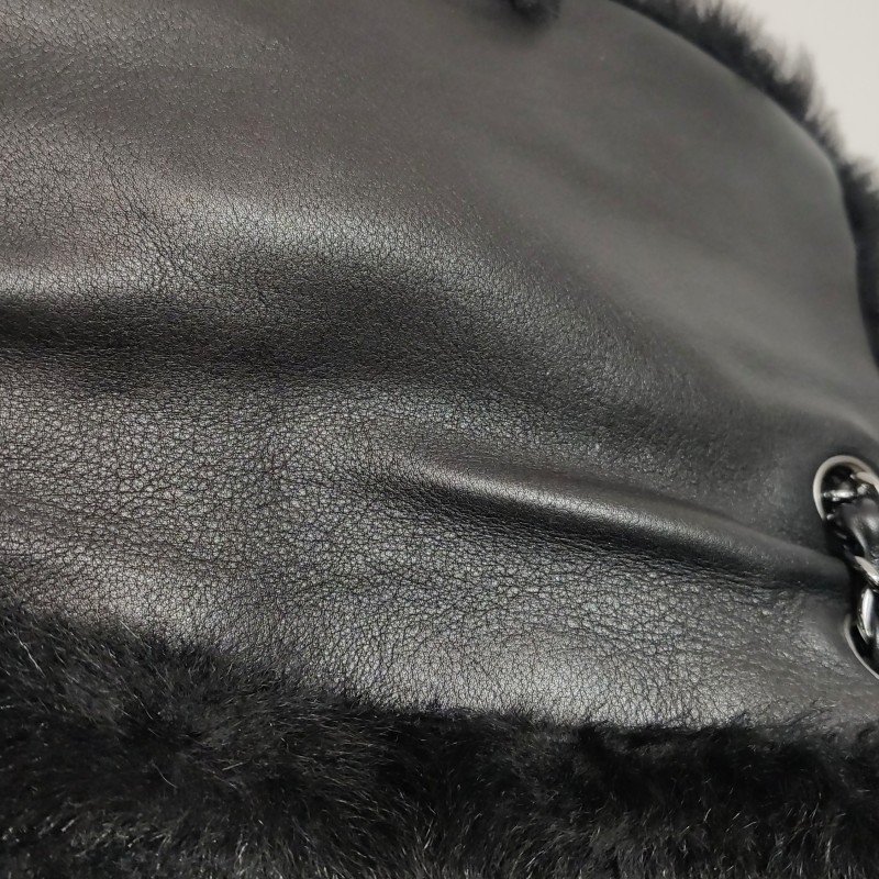 Chanel磨砂皮純色絎縫雙C扣單肩包-16