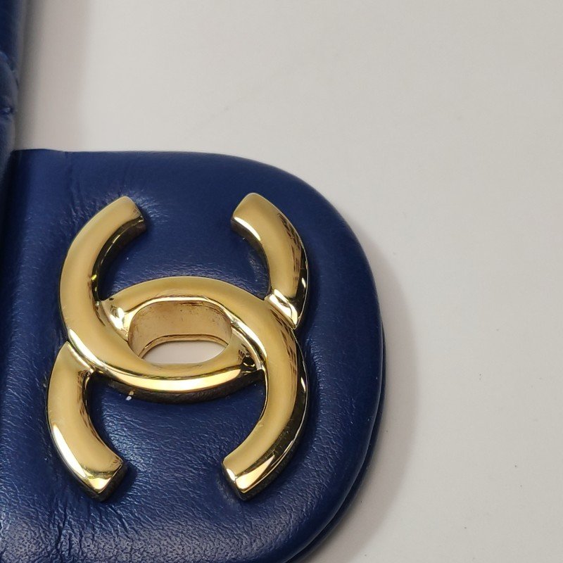 Chanel Urban Spirit牛皮菱格絎縫雙C書包扣雙肩包-11
