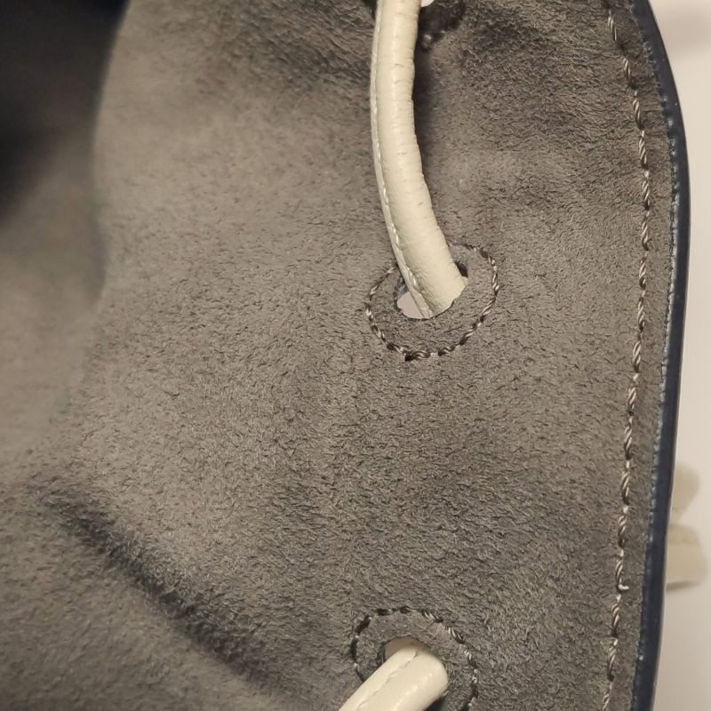 Fendi MonTresor迷你牛皮翻毛皮雙F老花抽繩斜挎包單肩包-9