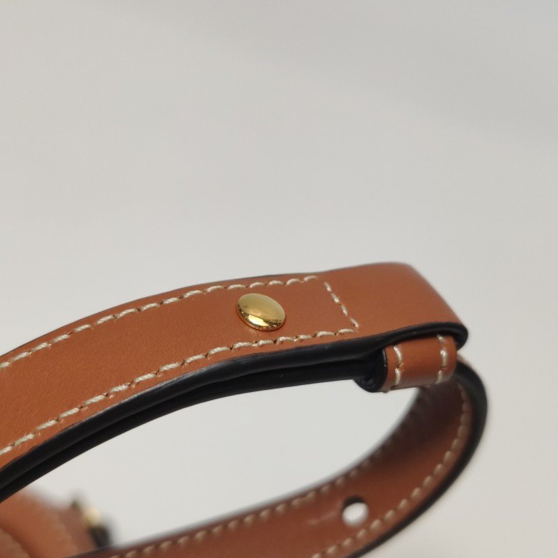 Celine CuirTriomphe牛皮純色凱旋門Logo斜挎包-11