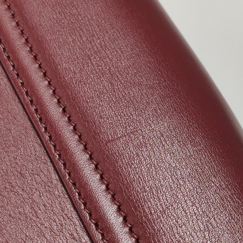 Celine C Bag中號牛皮純色金屬鎖扣單肩包-16