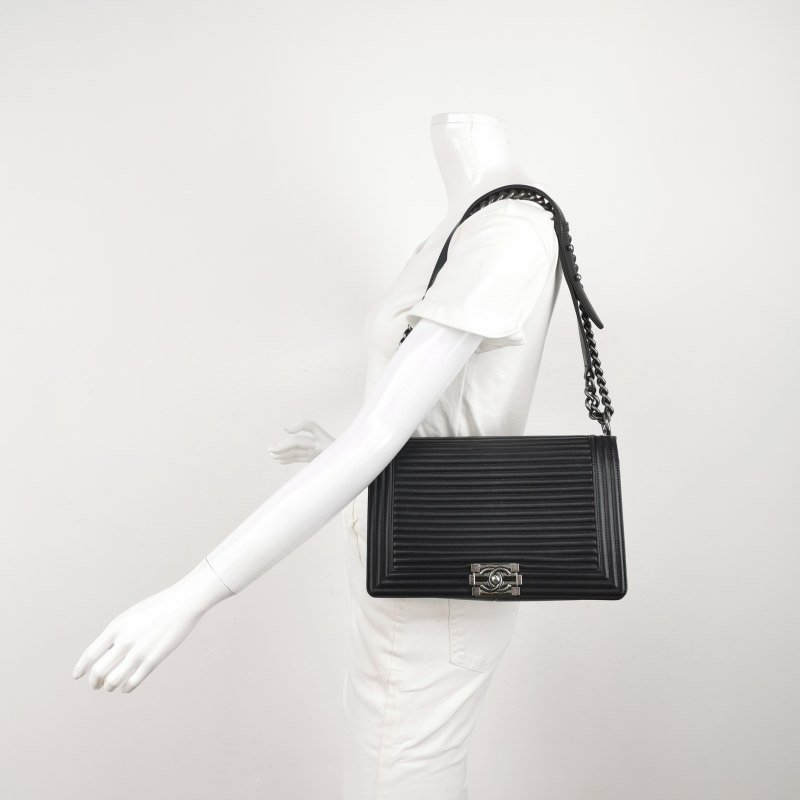 Chanel Leboy季節限定款大號牛皮純色方形雙C鎖扣單肩包-1