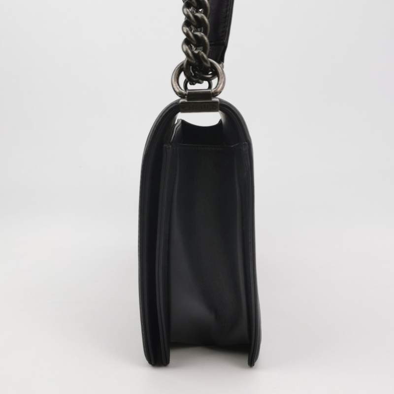Chanel Leboy季節限定款大號牛皮純色方形雙C鎖扣單肩包-2