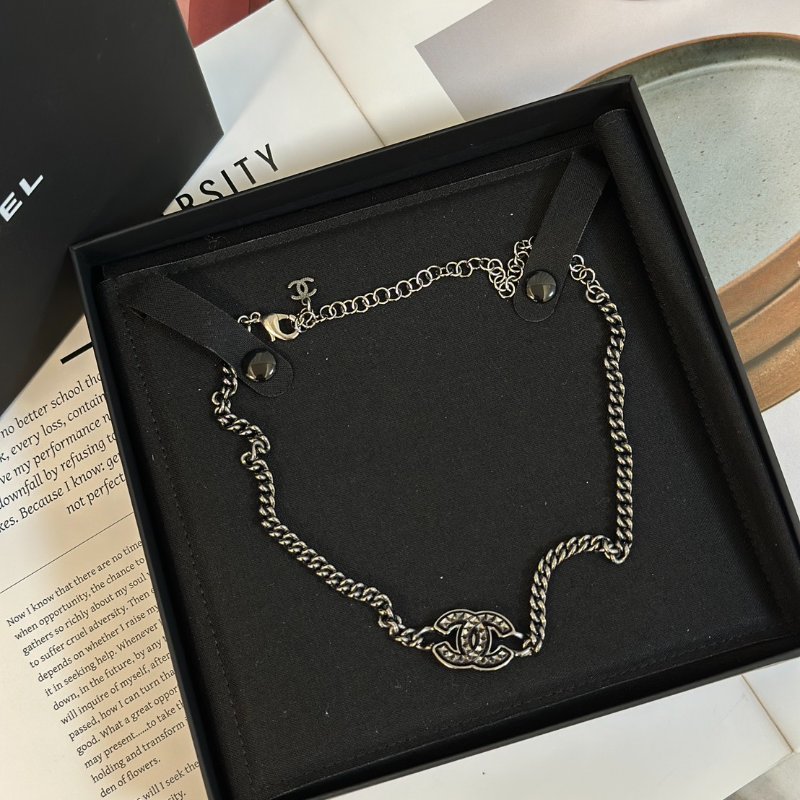 CHANEL 24A水鑽雙C項鍊 - So black-3