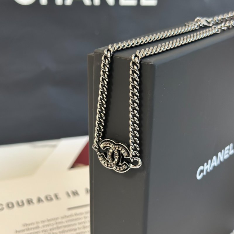 CHANEL 24A水鑽雙C項鍊 - So black-5