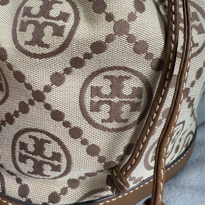 便宜賣 Tory Burch 咖啡色水桶包 狀況非常良好-7