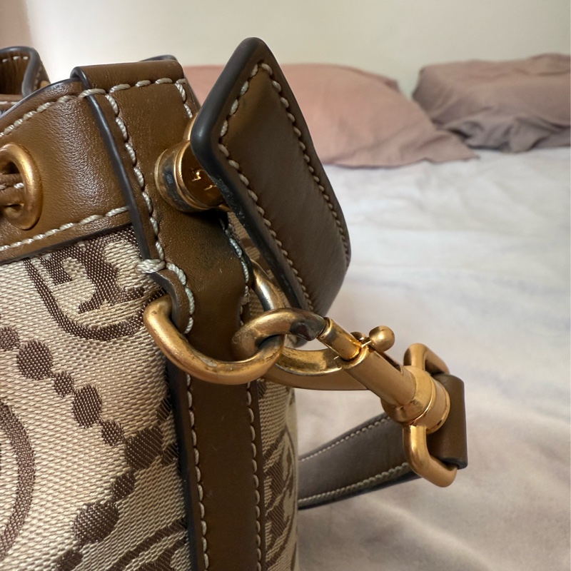 便宜賣 Tory Burch 咖啡色水桶包 狀況非常良好-13