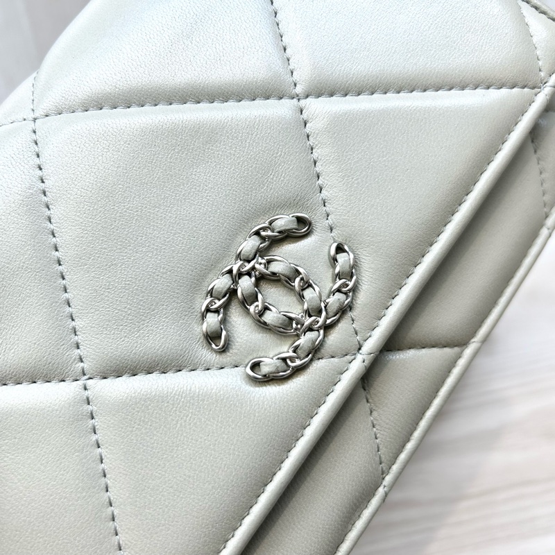 CHANEL鼠尾草灰羊皮銀釦19WOC鏈包AP0957-11