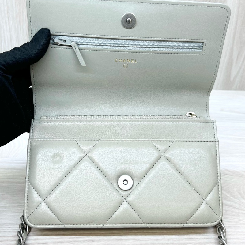 CHANEL鼠尾草灰羊皮銀釦19WOC鏈包AP0957-13