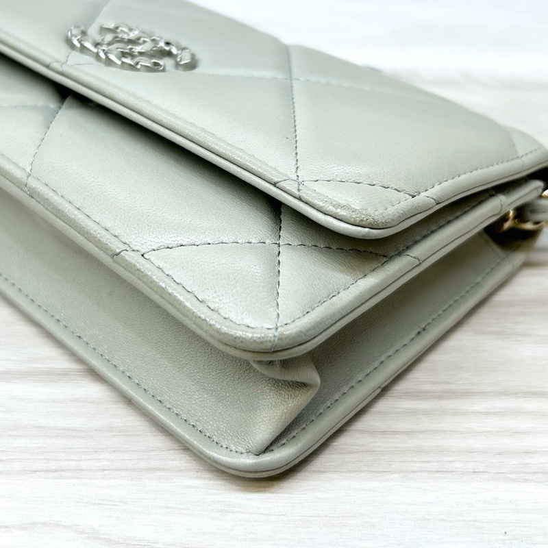 CHANEL鼠尾草灰羊皮銀釦19WOC鏈包AP0957-14