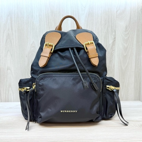 Burberry黑拚棕皮革金釦The Rucksack中號尼龍後背包