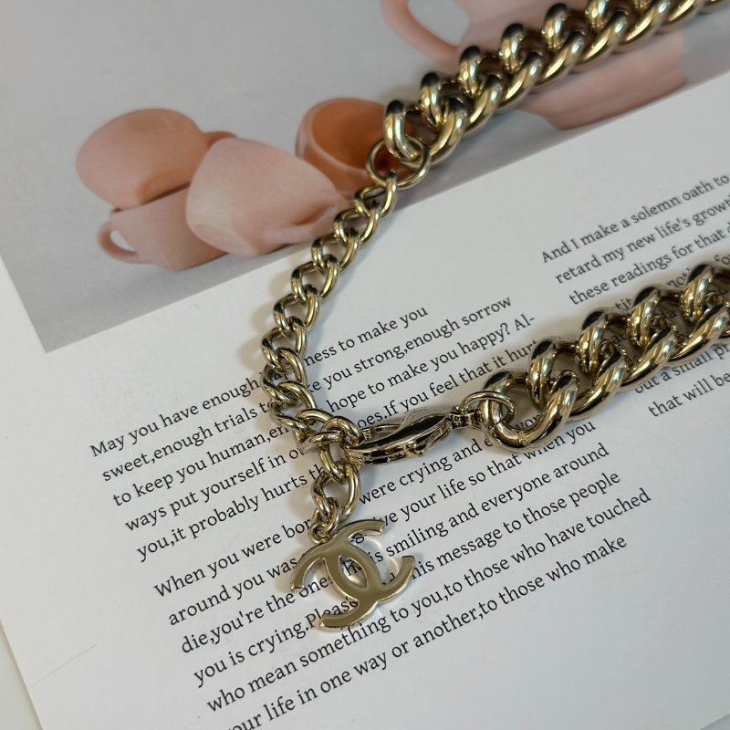 CHANEL 25A雙C皮革粗頸鍊-5