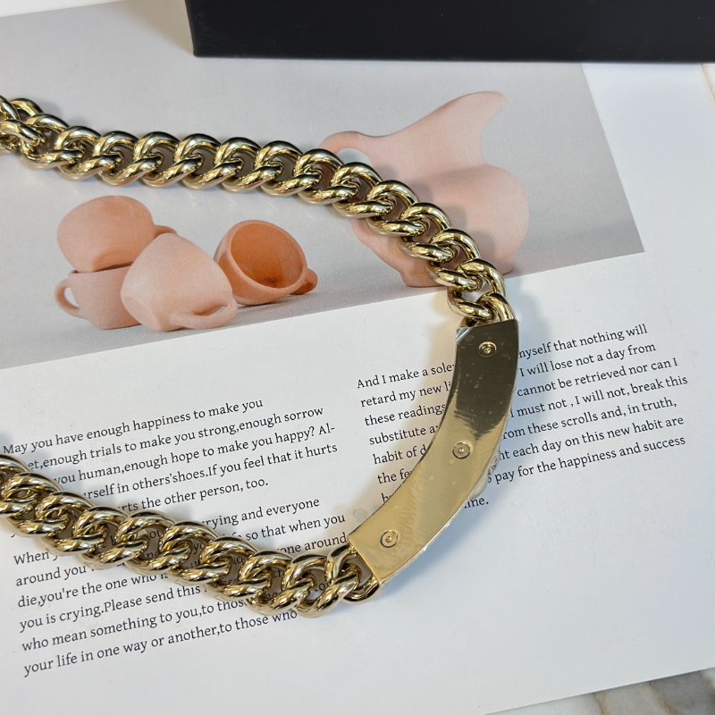 CHANEL 25A雙C皮革粗頸鍊-7