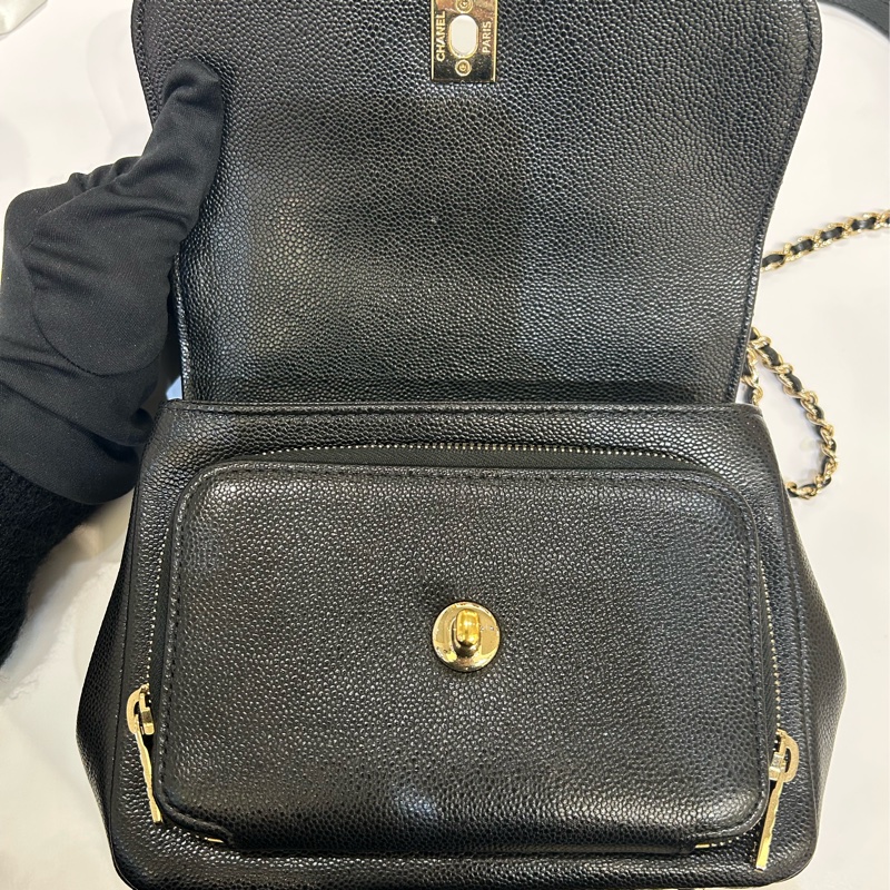 Chanel黑金荔枝皮郵差包-8