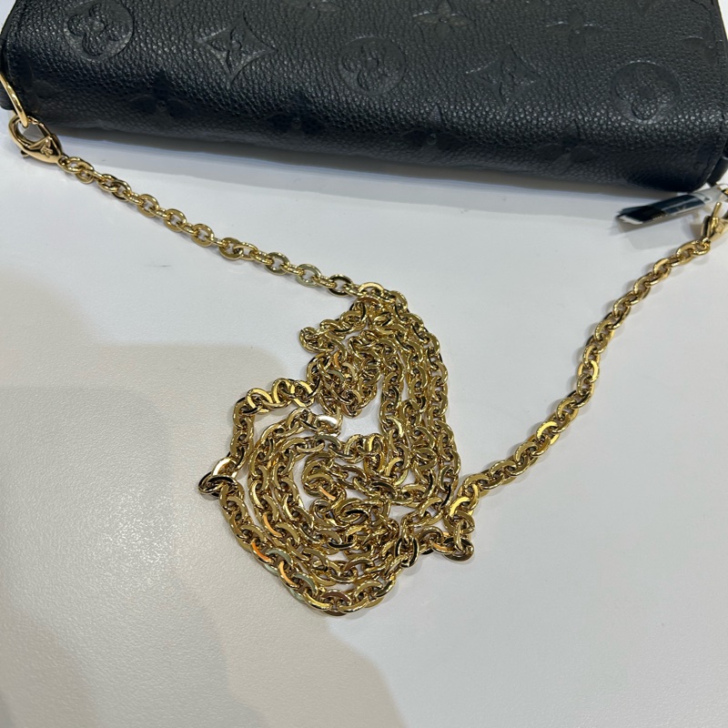 Louis Vuitton 黑壓紋三合一鏈包-7