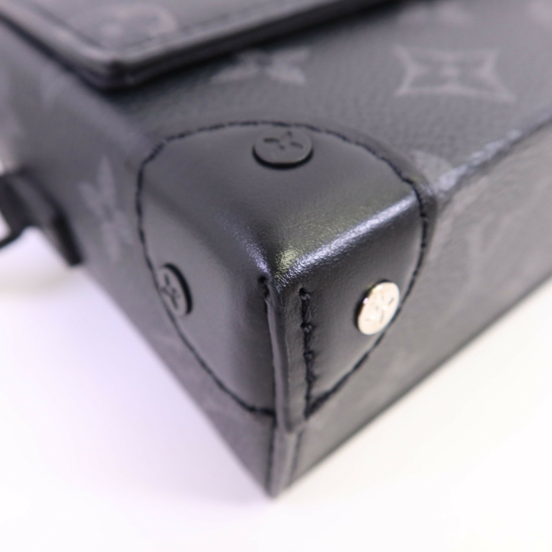 LOUIS VUITTON Monogram Eclipse Steamer Wearable Wallet肩背袋-5