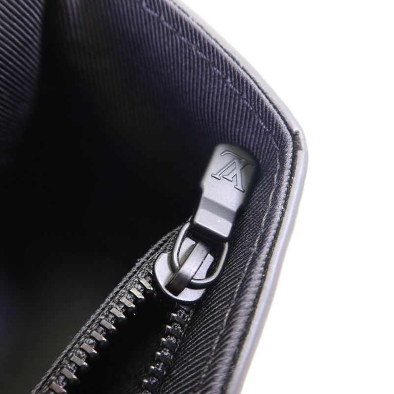 LOUIS VUITTON Monogram Eclipse Steamer Wearable Wallet肩背袋-10