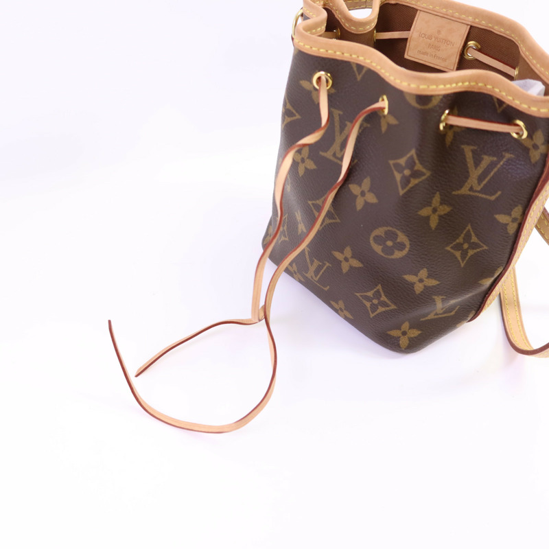 LOUIS VUITTON Monogram Nano Noe金扣肩背袋-10