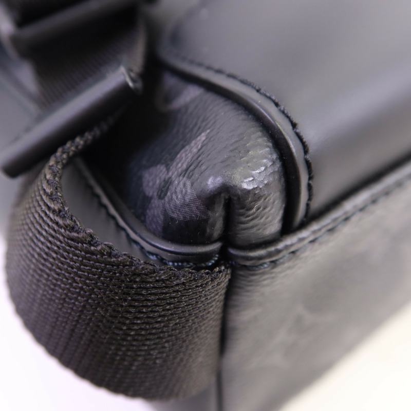 LOUIS VUITTON Monogram Eclipse Messenger PM Voyager銀扣肩背袋-5