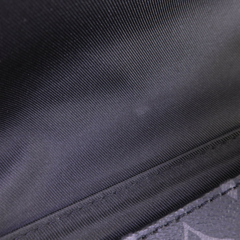 LOUIS VUITTON Monogram Eclipse Messenger PM Voyager銀扣肩背袋-16