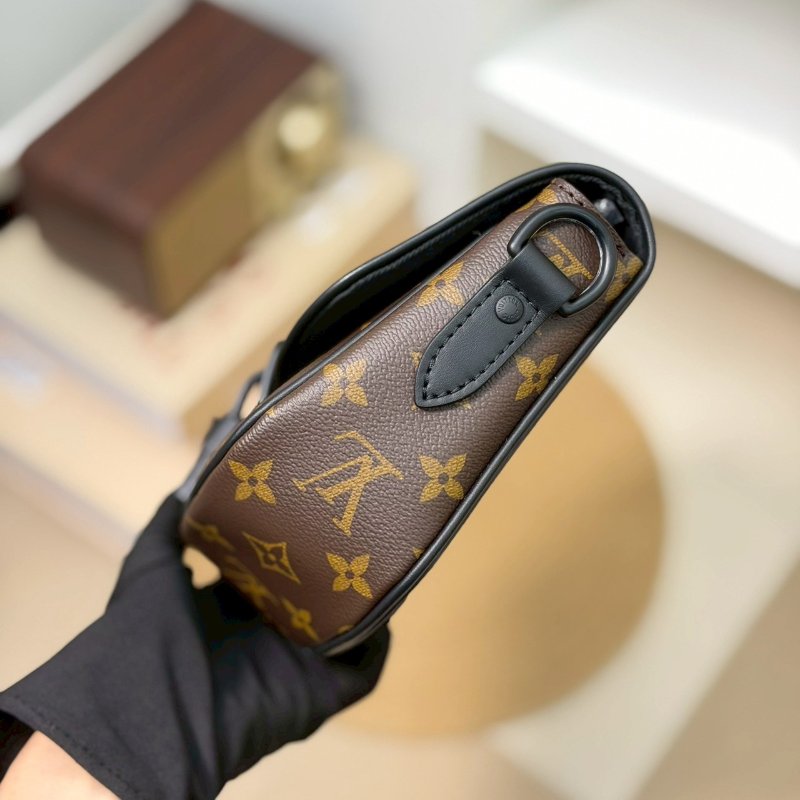 (全新大全配✨適合送禮)🏷LV 路易威登．Montsouris 郵差包 PM M47060-3